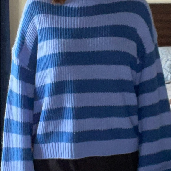 Blue stripe sweater - Picture 3 of 3